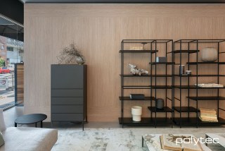 polytec COMMERCIAL & ARCHITECTURAL - Wall panelling in Boston Oak Woodmatt, Wall paneling in Boston Oak Woodmatt.