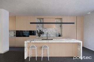 polytec KITCHEN - Doors and panels in Blonde Oak Woodmatt.