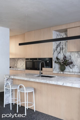 polytec KITCHEN - Doors and panels in Blonde Oak Woodmatt.