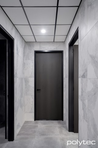 polytec COMMERCIAL & ARCHITECTURAL - Architectural doors in Empire Oak Woodmatt.