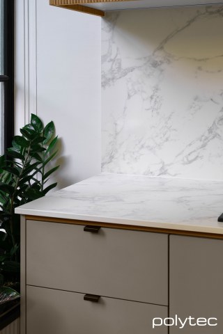 polytec XENOLITH - Countertop and splashback in Marmo di Monte Smooth, Drawers and door in Stone Grey Matt.