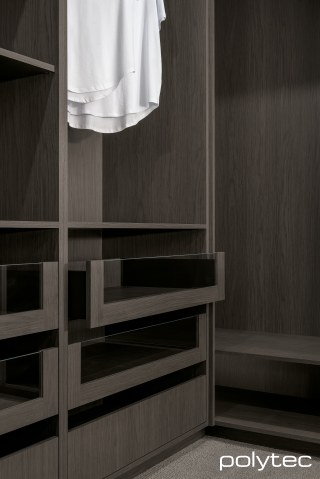 polytec WARDROBE - Wardrobe and Horizon drawer fronts in District Oak Woodmatt,  with Clear Glass Insert - Horizon drawer.