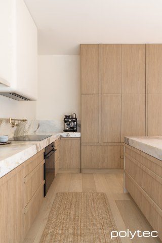 polytec KITCHEN - Doors and panels in Boston Oak Woodmatt.