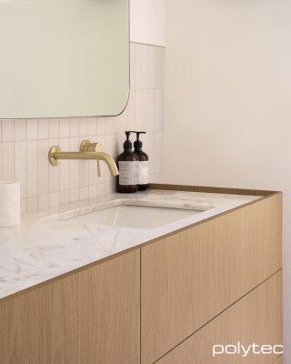 polytec BATHROOM - Doors and panels in Boston Oak Woodmatt.