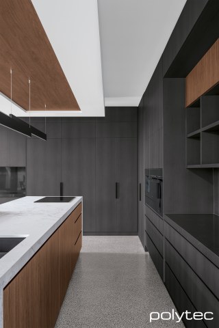 polytec KITCHEN - Door and panels in Empire Oak Woodmatt, Feature doors and ceiling panel in Florentine Walnut Woodmatt.