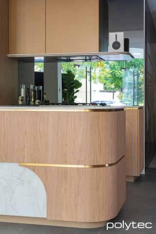 polytec KITCHEN - Doors and Panels in Boston Oak Woodmatt,  and Bronze Gold Leaf Matt.