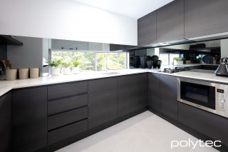 polytec KITCHEN - Butler's Pantry in Empire Oak Woodmatt.