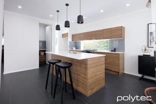 polytec KITCHEN - Doors and panels in Notaio Walnut Ravine.