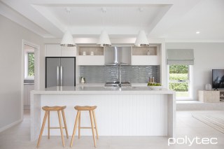 polytec KITCHEN - Shelving in Angora Oak Woodmatt, Thermolaminated doors in Calcutta,  and Classic White Matt.