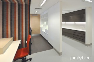 polytec COMMERCIAL & ARCHITECTURAL - Laminate benchtop in Classic White Matt, Melamine shelving and base doors in Classic White Matt.