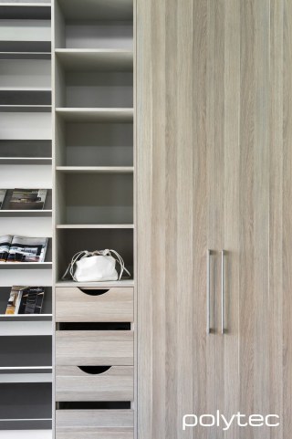 polytec WARDROBE - Doors and drawers in Maison Oak Legato, Internals in Montage Legato.