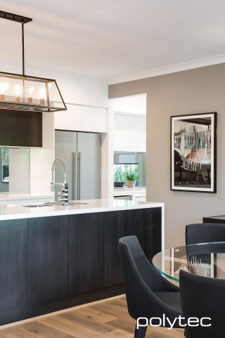 polytec KITCHEN - Melamine doors, drawers and bar panel in Black Wenge Matt, Melamine doors in Classic White Sheen.