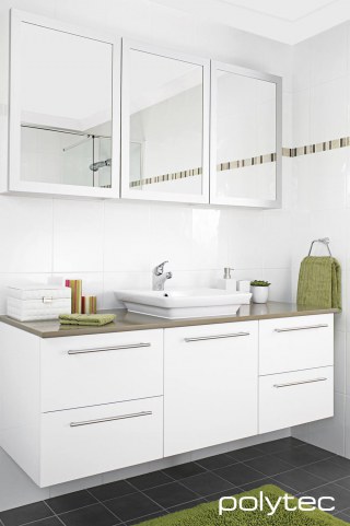 polytec BATHROOM - Vanity door style in Manchester, Cabinet doors in Mirror glass insert, Cabinet door frames in 42mm Satin Aluminium.
