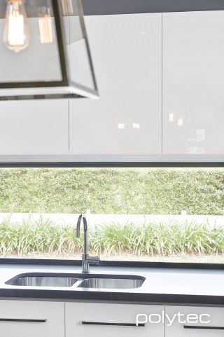 polytec KITCHEN - ULTRAGLAZE doors and panels in Superior White Gloss.