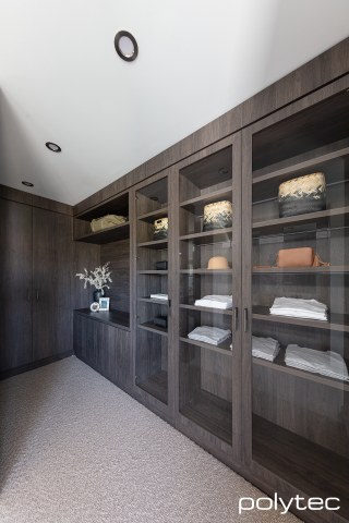 polytec WARDROBE - Wardrobe in Perugian Walnut Woodmatt.