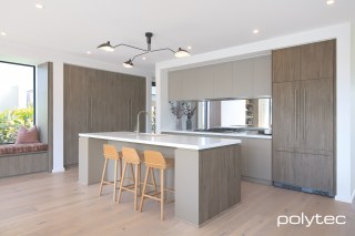 polytec KITCHEN - Doors and panels in Antico Oak Woodmatt,  and Bespoke Legato.