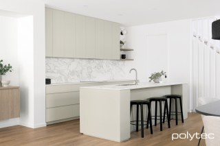 polytec KITCHEN - Doors, Drawers and Panels in Avion Grey Matt, Doors  in Maison Oak Ravine.