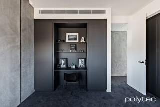 polytec ULTRAGLAZE - Wardrobe in Black Ultramatt.