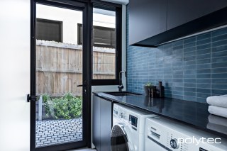 polytec ULTRAGLAZE - Laundry in Black Ultramatt.