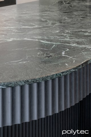 polytec STECCAWOOD - 17mm x 34mm Cove Steccawood in Black Woodmatt.