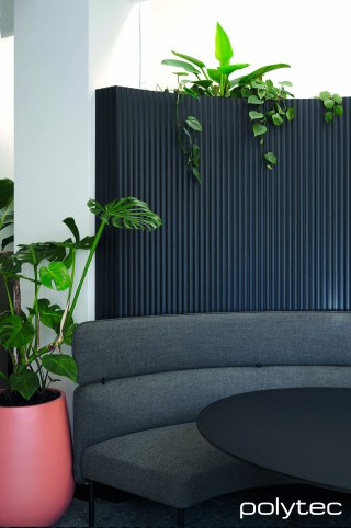 polytec COMMERCIAL & ARCHITECTURAL - 17mm x 34mm Cove Steccawood in Black Woodmatt.