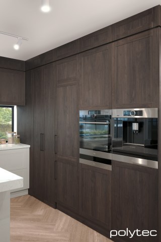 polytec KITCHEN - Surano 18mm doors in Perugian Walnut Woodmatt, Drawers in Manhattan,  with Oyster Grey Smooth.