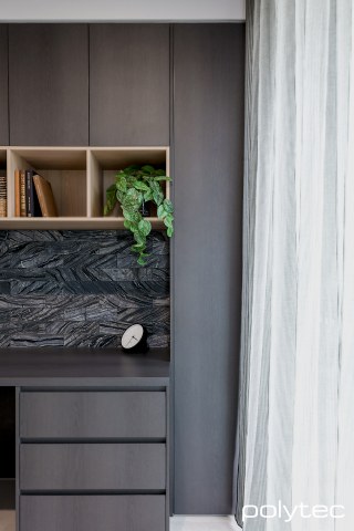 polytec STUDY & ENTERTAINMENT - Doors and desktop in Empire Oak Woodmatt, Shelving in Casentino Beech Woodmatt.