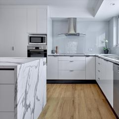 Clean Crisp Kitchen